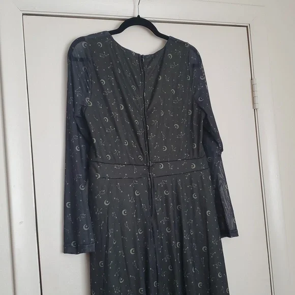 Daisy's Street Gold Constellation Chain Belt Long-sleeve Dress (Plus size) - Picture 8 of 16